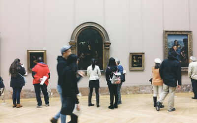 La "Virgen de las Rocas" de Da Vinci en el Louvre