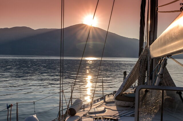 Amanecer desde un barco, Islas Jónicas