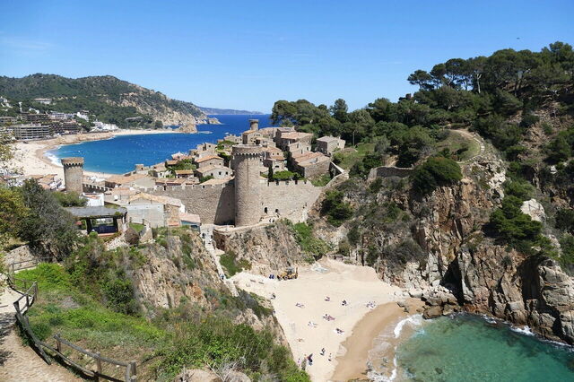 Tosse de Mar y los restos de su castillo