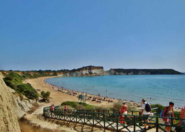 Camino hacia la playa de Gerakas