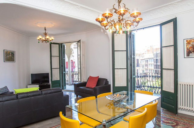 Roger De Llúria València, salón