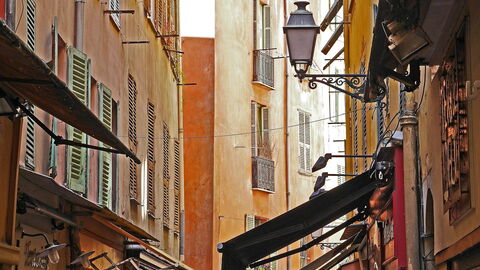 Niza, Francia