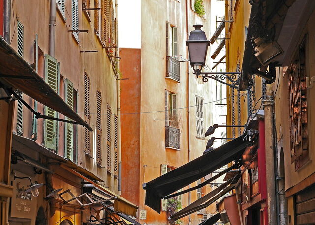 Niza, Francia