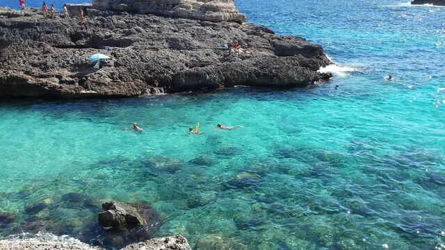 Caló des Moro, aguas