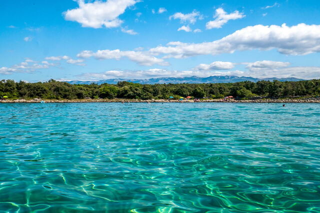 Aguas azules en Pag