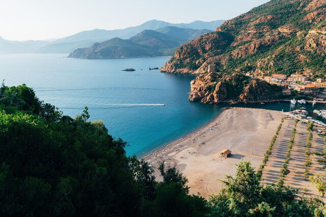 Una playa en Córcega