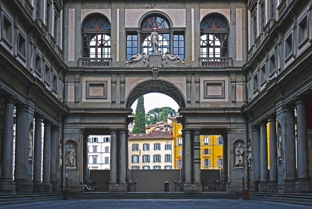 Uffizi, exterior