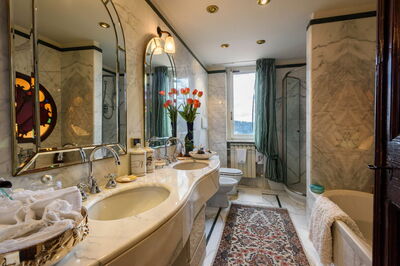 Baño, Residenza del Dosco