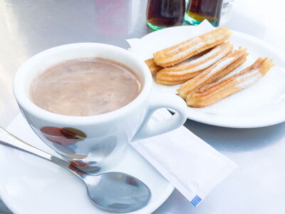Chocolate Caliente con Churros
