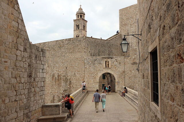 Puerta de Ploče