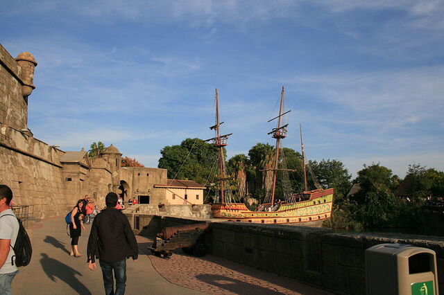 Barco en Isla Mágica