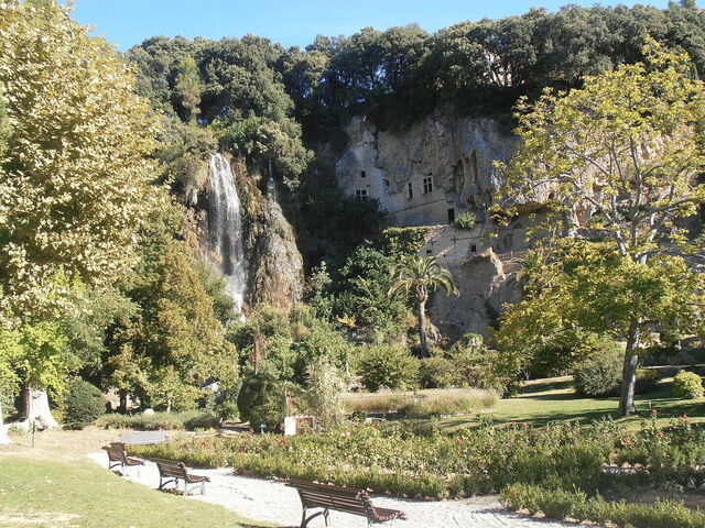 Cuevas trogloditas de Villecroze