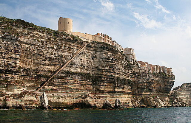 Escalera del Rey de Aragón, Córcega