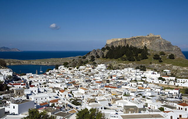 El Pueblo de Lindos con la Acrópolis al fondo