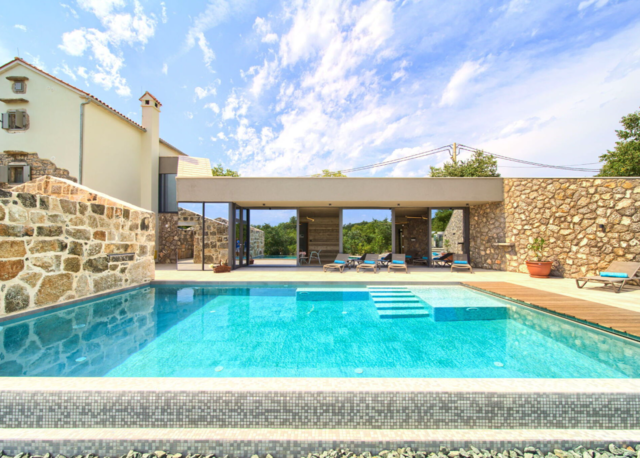 Jerini Estate, piscina
