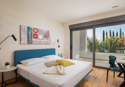 Old Olive I, habitación