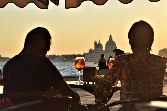 Tomando un Spritz en Venecia