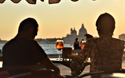 Tomando un Spritz en Venecia
