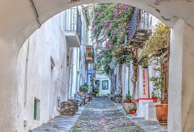 Una callejuela de Cadaqués