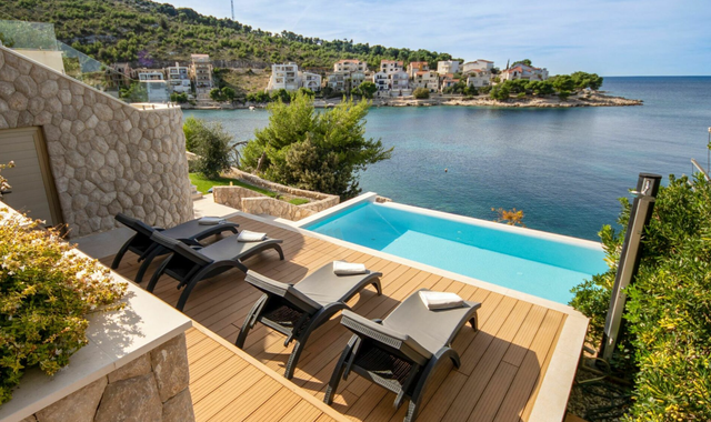 La piscina en Villa Gloss