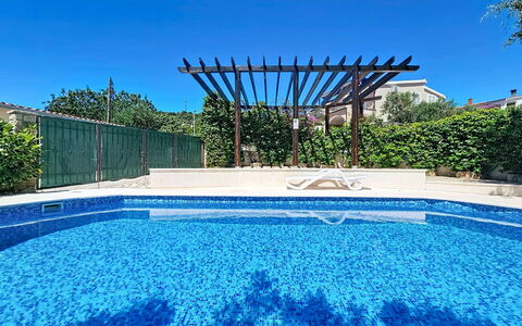 Vinka: Azul, Piscina, Material Compuesto, Sombra, Recurso, Fuente De Agua, Ocio, Eco Hotel, Paisajismo, Diseño
