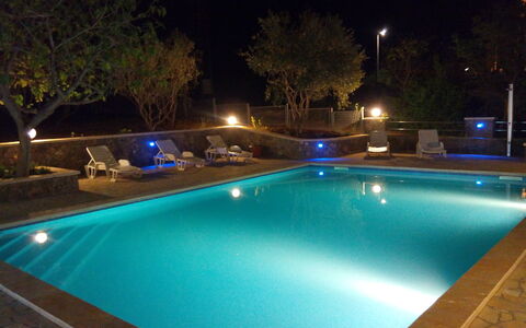 Villa Luka: Agua, Propiedad, Edificio, Planta, Ligero, Piscina, Azur, Naturaleza, Verde, Encendiendo