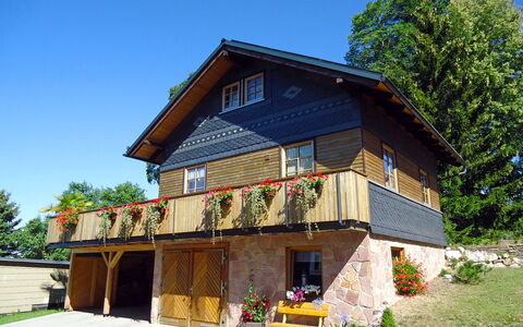 Weitsicht: Planta, Cielo, Edificio, Ventana, Árbol, Madera, El Terreno Del Lote, Casa, Cabaña, Vía Muerta