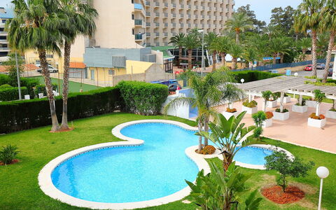 Estrella del Mar: Planta, Edificio, Propiedad, Agua, Árbol, Azur, Ventana, Arquitectura, Diseño Urbano, Piscina