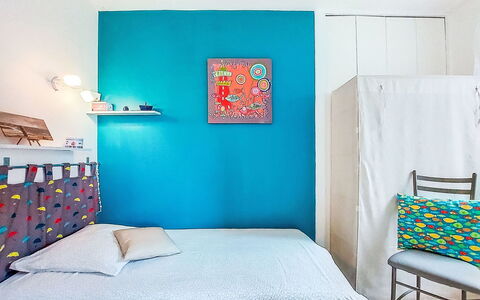 Ty Greg: Azul, Mueble, Pared, Habitación, Diseño De Interiores, Cama, Lecho, Sábana, Linos, Textil