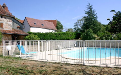 La Grange: Agua, Cielo, Planta, Edificio, Azur, Árbol, Cerca, El Terreno Del Lote, Arquitectura, Casa
