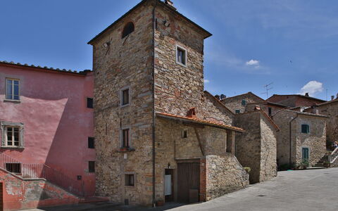 La Miccia: La Arquitectura Medieval, By, Propiedad, Arquitectura, Edificio, Pared, Cielo, Fachada, Sitio Historico, Casa