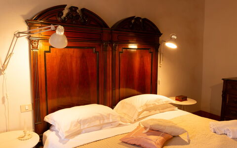 Casa Di Vignolo: Cama, Habitación, Sábana, Diseño De Interiores, Mueble, Lecho, Marco De La Cama, Habitación, Linos, Suelo