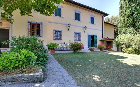 Villa Stolli: Propiedad, Casa, Edificio, Bienes Raíces, Casa, Inmuebles, Barrio Residencial, Villa, Barrio, Arquitectura