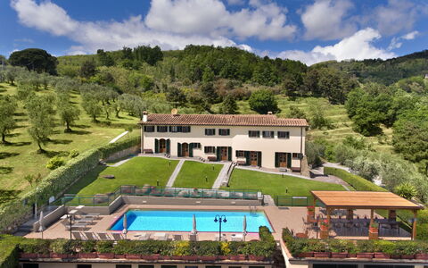 Sughera Villa: Propiedad, Inmuebles, Paisaje Natural, Edificio, Hill Station, Casa, Mansión, Piscina, Arquitectura, Bienes Raíces