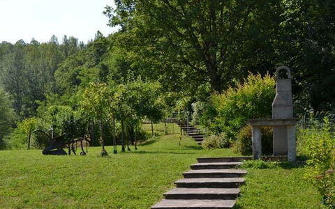 Il Nido In Garfagnana: Naturaleza, Árbol, Hierba, Paisaje Natural, Propiedad, Reserva Natural, Jardín, Botánica, Casa, Parque