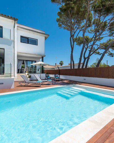 Marianne: Piscina, Propiedad, Casa, Bienes Raíces, Edificio, Casa, Ocio, Villa, Inmuebles, Barrio Residencial
