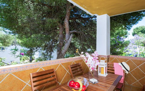 Apartamentos Pueblo Valleverde: Propiedad, Habitación, Casa, Bienes Raíces, Edificio, Porche, Mueble, Árbol, Casa, Diseño De Interiores