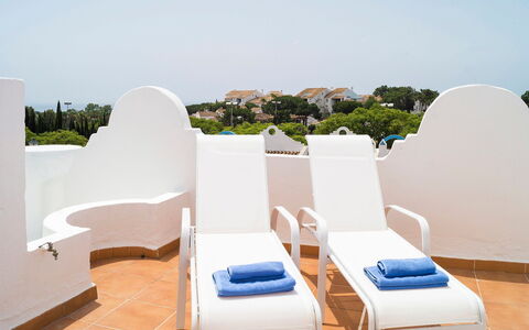 Reserva de Marbella: Blanco, Propiedad, Azul, Mueble, Mueble Para Exteriores, Sunlounger, Casa, Habitación, Bienes Raíces, Arquitectura