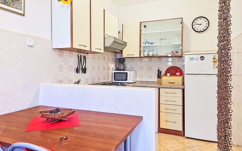 Matal: Piso, Mueble, Electrodoméstico, Diseño De Interiores, Aparato De Cocina, Madera, Suelo, Cocina, Electrodoméstico, Habitación