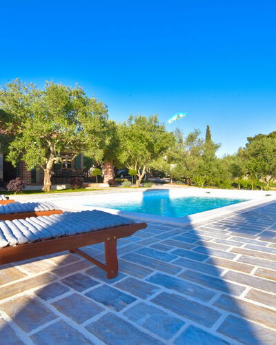 Mate Ceko: Propiedad, Piscina, Bienes Raíces, Edificio, Casa, Inmuebles, Casa, Villa, Sunlounger, Vacaciones
