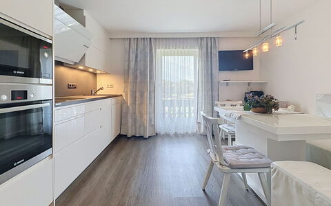Aschau im Zillertal 495: Mueble, Diseño De Interiores, Cocina, Piso, Mostrador, Madera, Techo, Suelo, Aparato De Cocina, Gabinetes
