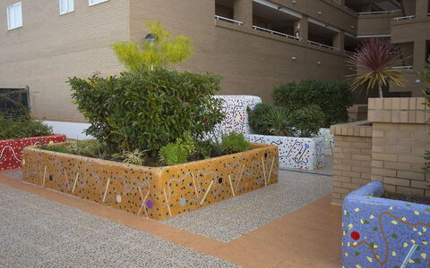 Jardines del Mar - Azahar: Propiedad, Pared, Patio, Barrio Residencial, Arquitectura, Maceta, Paisaje, Jardín, Paisajismo, Bienes Raíces