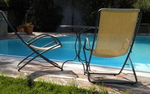 Borgo Santinovo: Mueble Para Exteriores, Mueble, Silla, Sunlounger, Piscina, Ocio, Silla Plegable, Patio, Sillón, Mesa