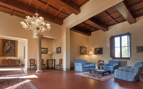 Villa Le Volte: Habitación, Techo, Propiedad, Edificio, Diseño De Interiores, Sala, Suelos De Madera, Haz, Mueble, Suelo