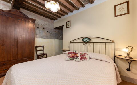 San Martino: Habitación, Mueble, Diseño De Interiores, Cama, Techo, Habitación, Suelo, Piso, Lecho, Marco De La Cama