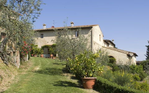 Agriturismo Paterno: Propiedad, Casa, Edificio, Bienes Raíces, Inmuebles, Cabaña, Área Rural, Villa, Casa De Campo, Árbol
