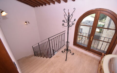 Rocche Di Valiano: Propiedad, Habitación, Pretil, Escalera, Edificio, Balaustre, Suelo, Arquitectura, Casa, Diseño De Interiores