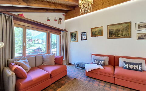 Haus Rollin: Mueble, Diseño De Interiores, Sofá, Piso, Suelo, Habitación, Sala, Madera, Techo