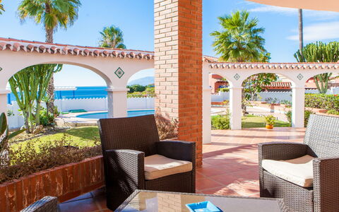Zurbarán by the Sea: Cielo, Planta, Propiedad, Mueble, Azur, Árbol, Mesa, Sombra, Mueble Para Exteriores, Silla
