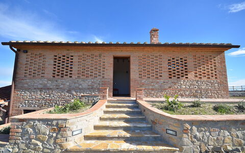 Villa Barbara: Propiedad, Casa, Pared, Edificio, Casa, Bienes Raíces, Arquitectura, Cielo, Fachada, Inmuebles